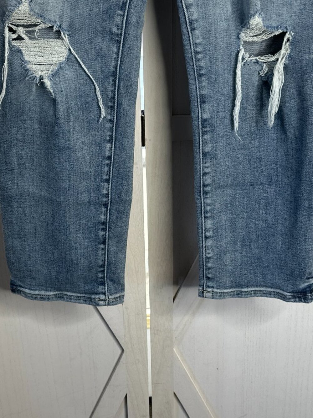 Daze Denim Distressed Straight Leg Jeans 29P Fresh Light Wash - Picture 7 of 8